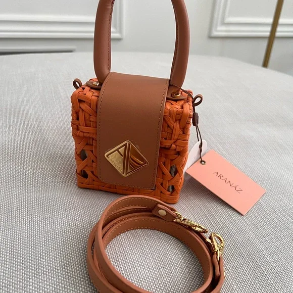 Aranaz Mini Charlie - Handmade Woven Handbag - Picture 4 of 6